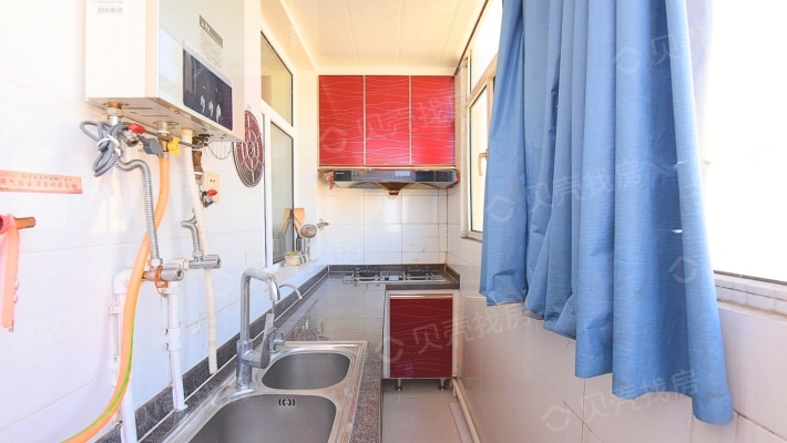 红光山水泥厂家属院 两室 精装拎包入 住采光无遮挡-厨房