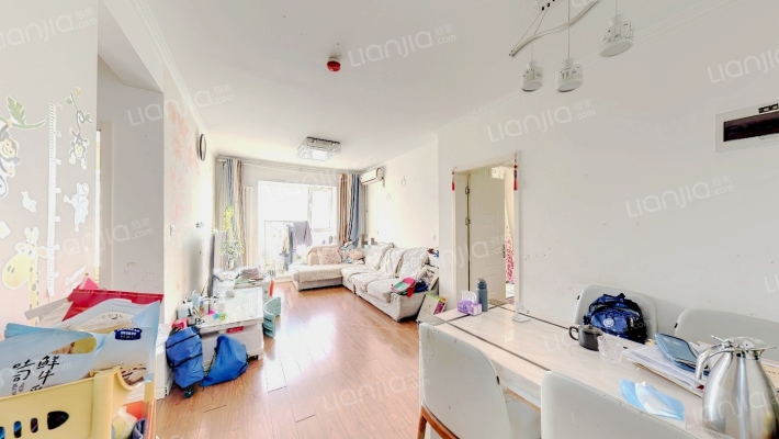 晶城二手房实景图