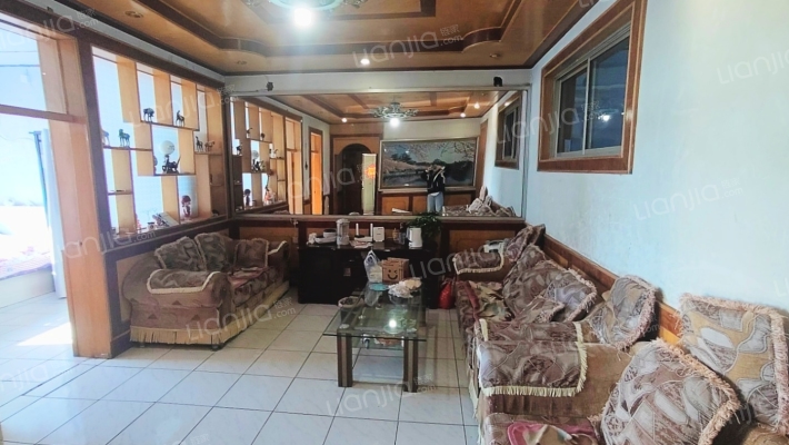 五金纺织品宿舍二手房实景图