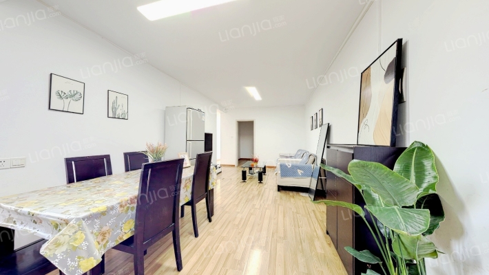 闵富大厦二手房实景图