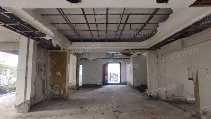 三正半山豪苑湖畔区二手房实景图