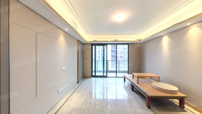 绿地天空树南区二手房实景图