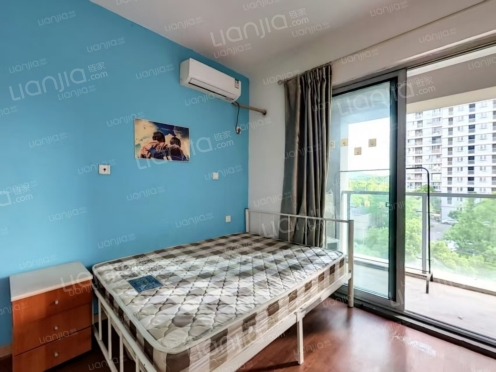 合租·绿地中央广场四期 3居室 南卧