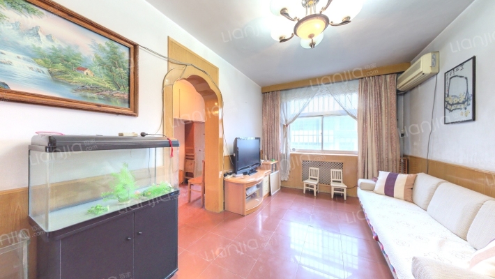 电影资料库住宅楼二手房实景图