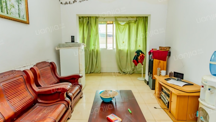 骑鞍街二手房实景图