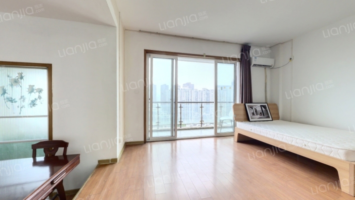 银色港湾公寓二手房实景图