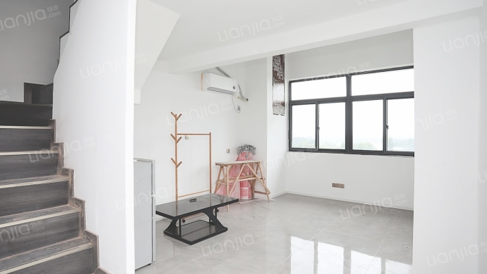 春天里二手房实景图