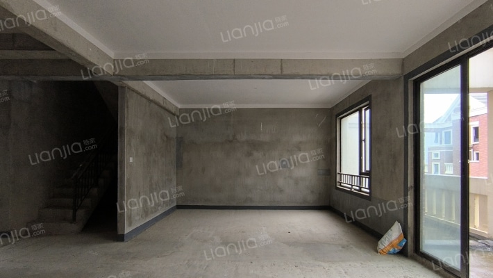 保利半山托斯卡纳二手房实景图