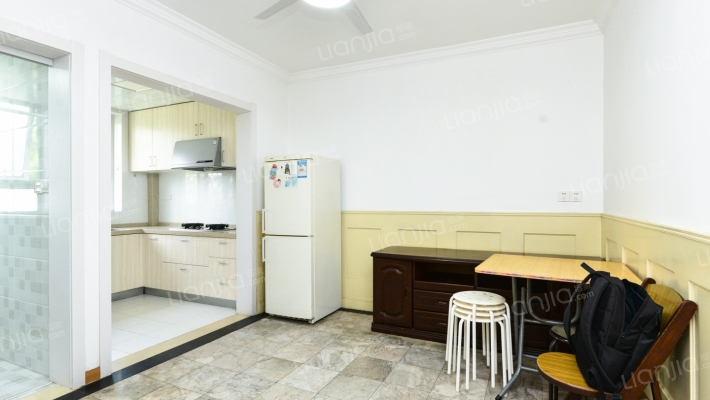 同济路1111弄二手房实景图