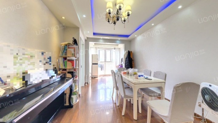 东郊小镇第五街区二手房实景图