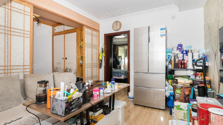 岚益公寓二手房实景图