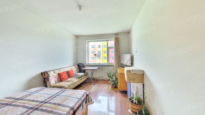 轻铁湖光花园三期二手房实景图