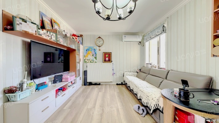 莘松九村二手房实景图