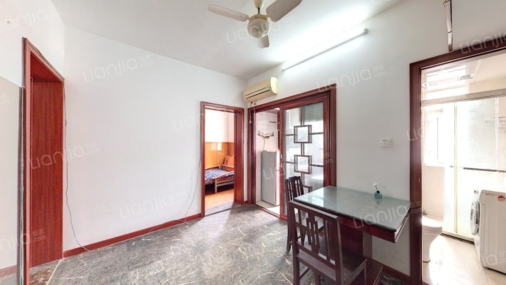 春申路晶体管厂宿舍二手房实景图