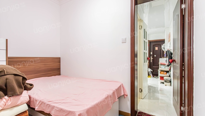 兰溪路230弄二手房实景图