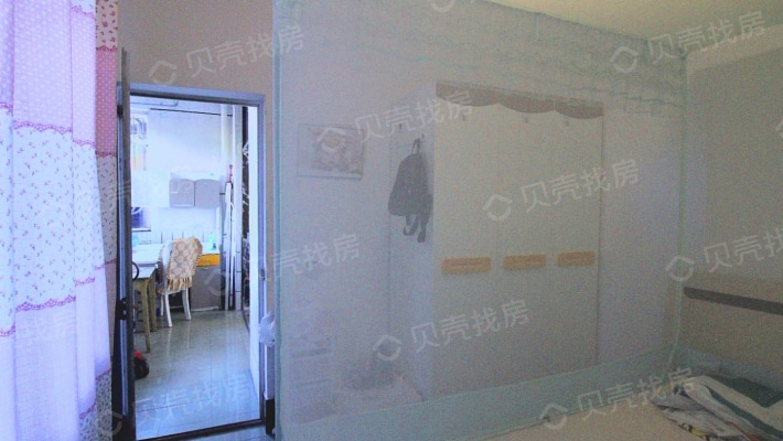 此房户型方正，明厨明卫，采光透明，通透性好-卧室B