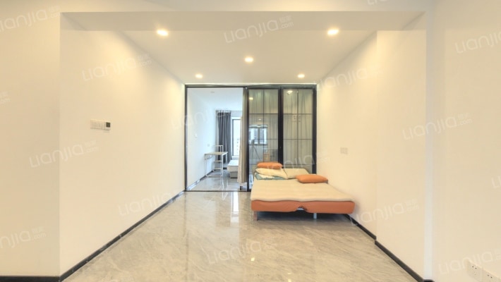 殷行路718弄二手房实景图