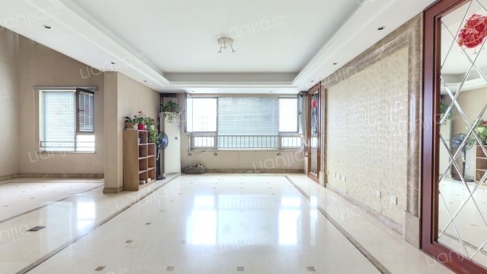 万科紫台二手房实景图