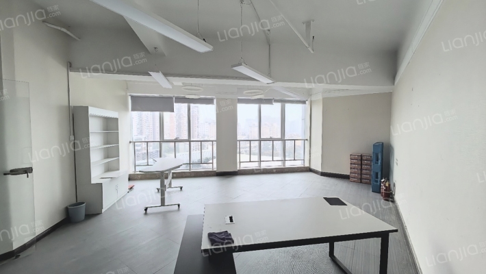 睿中心二手房实景图