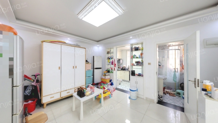 凯旋路104号二手房实景图