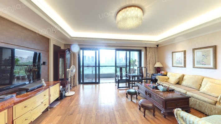 天安高尔夫珑园二手房实景图