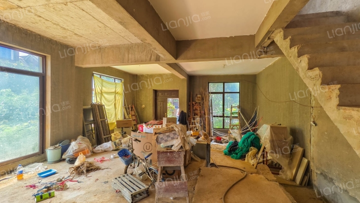 莱卡小镇逸墅二手房实景图