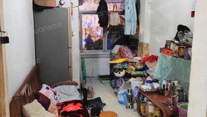 八里桥路82号二手房实景图