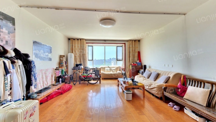 在水一方二手房实景图