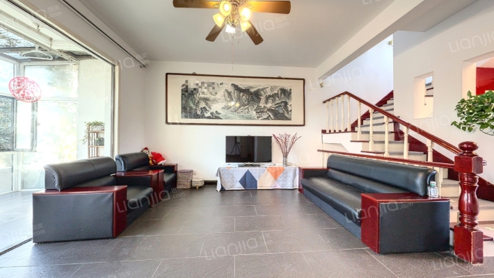 吉晟别墅二手房实景图