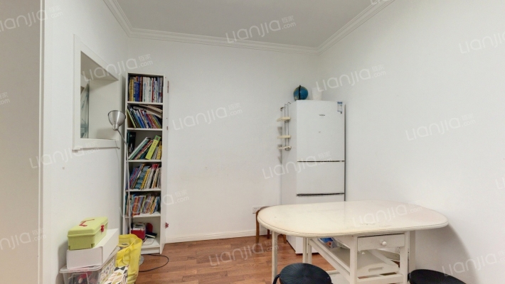 银城街二手房实景图