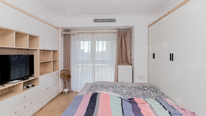 万达华城C区 精装 一居室小户型-卧室