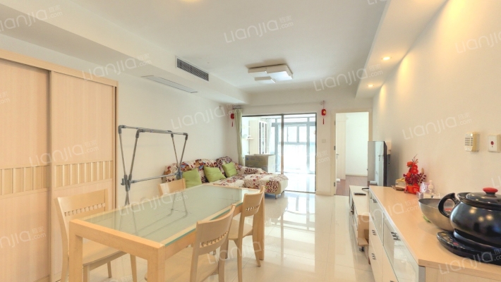 保利金爵公寓二手房实景图