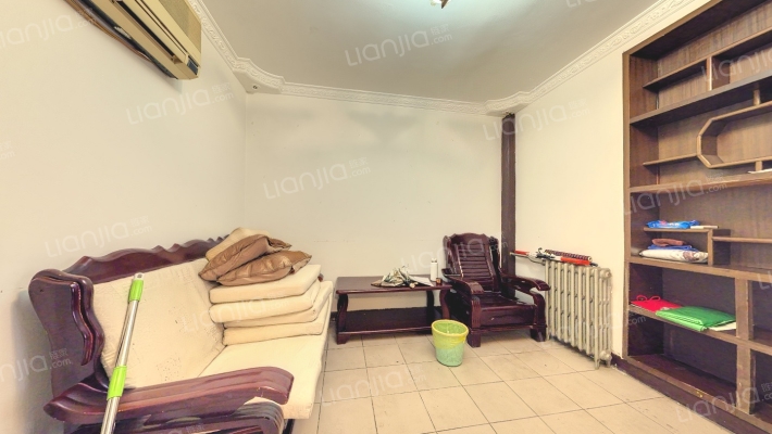 昆鹏小区二手房实景图