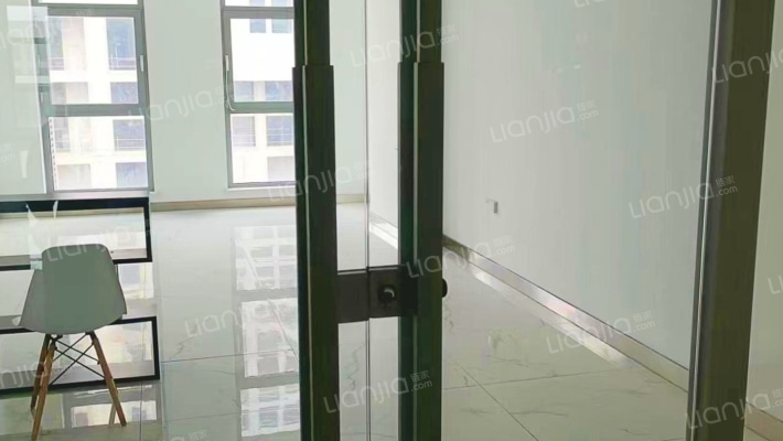 国际金融大厦二手房实景图