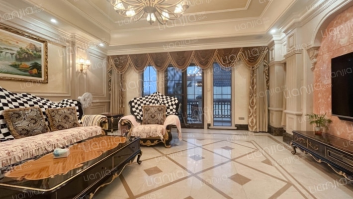 融创勋爵堡二手房实景图