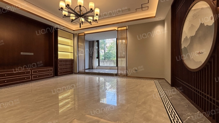 亚隆它山郡二手房实景图