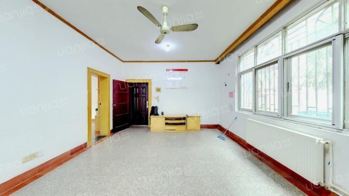 保险公司住宿楼二手房实景图