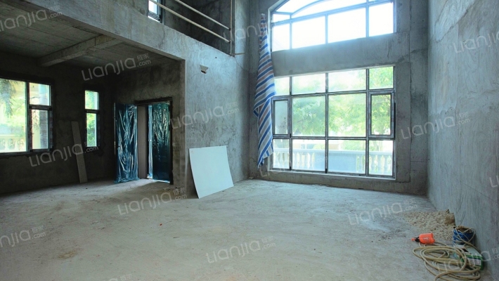 东方高尔夫别墅一期二手房实景图