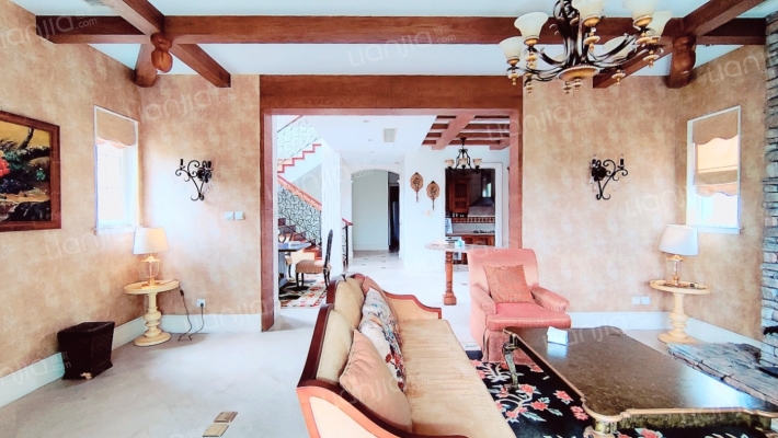 庆隆南山高尔夫国际社区柏翠庄二手房实景图