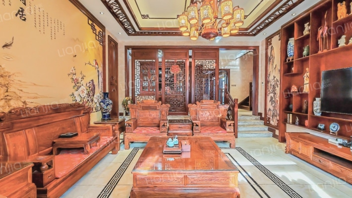 融创恭爵堡二手房实景图