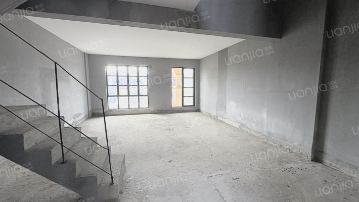 誉景名居二手房实景图