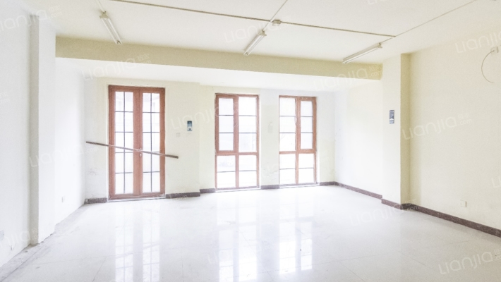 康桥圣菲二手房实景图