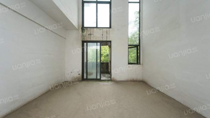 庆隆南山高尔夫国际社区叠滟岭二手房实景图