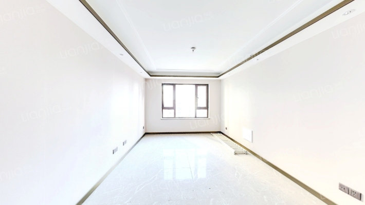 中海和平之门天际二手房实景图