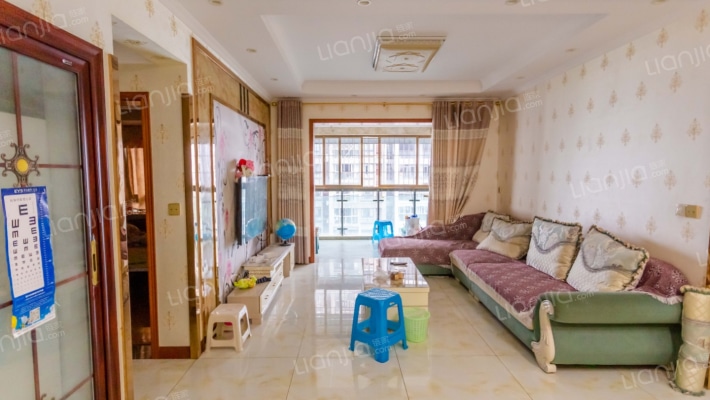 在水一方三期二手房实景图