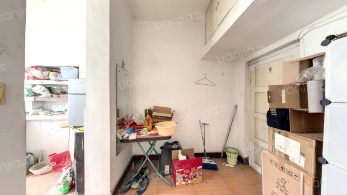 第二塑料厂宿舍二手房实景图