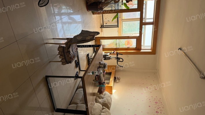 交通监理宿舍二手房实景图