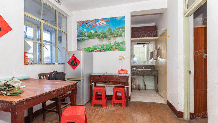 凤美新村二手房实景图