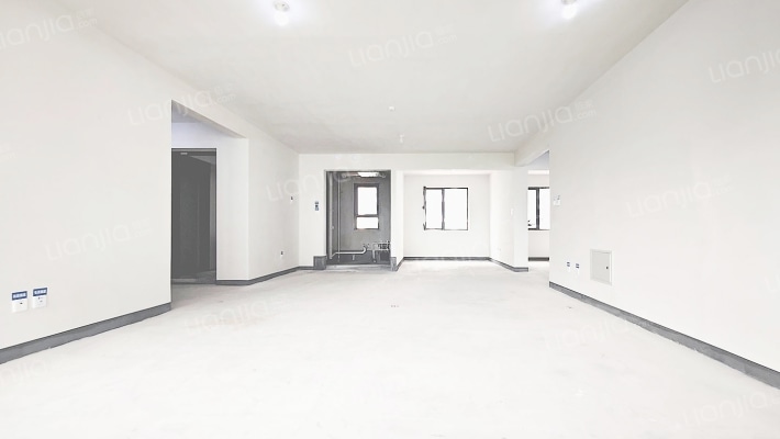 公用瑞马观湖二手房实景图