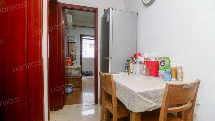 南泉路1350弄二手房实景图